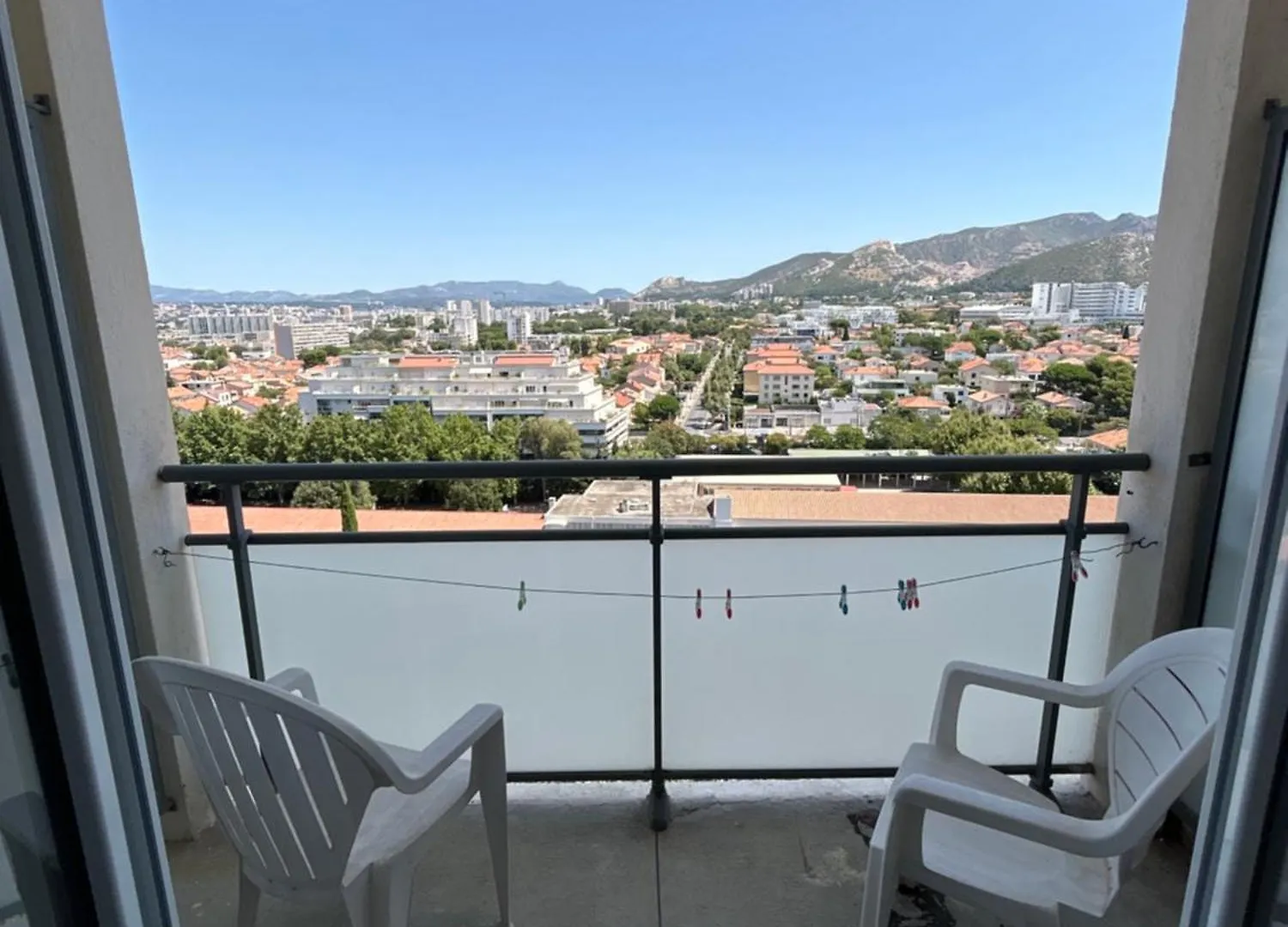 Plage, Stade Et Parking Prive Dans La Residence マルセイユ